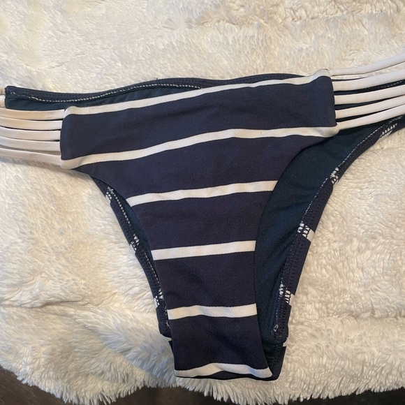 Seafolly halter & bottoms - Picture 6 of 8